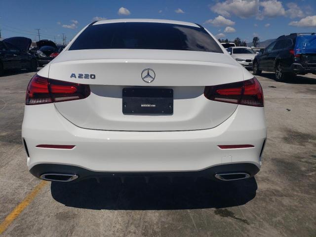 W1K3G4EB1NJ372738 Mercedes-Benz A 220