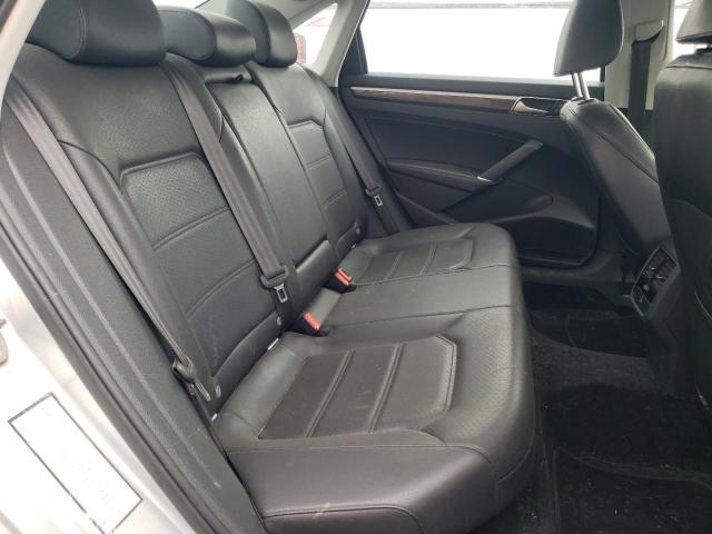 1VWBT7A3XGC010073 Volkswagen PASSAT SE