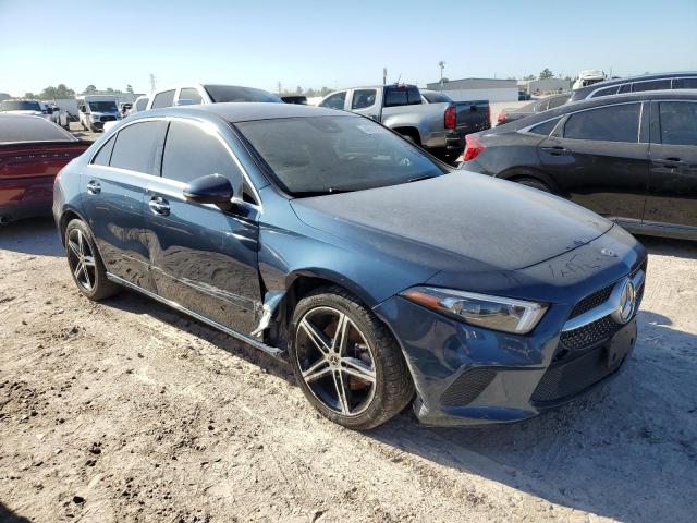 WDD3G4EB1KW034027 Mercedes-Benz A 220