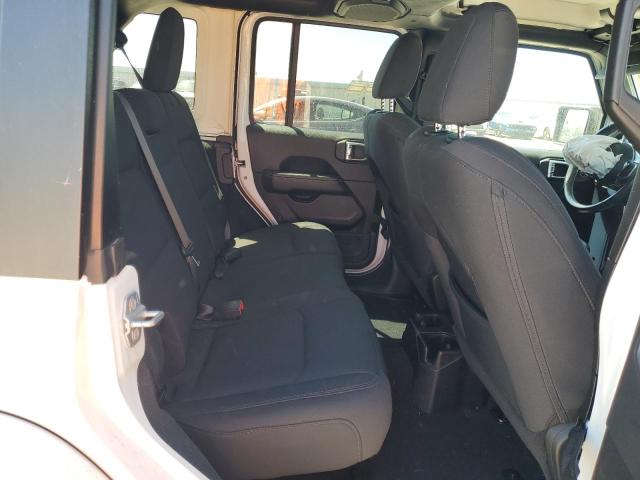 1C4HJXEN3KW516222 Jeep Wrangler Unlimited Sahara