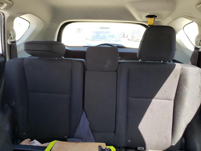 JTMBFREV8GJ070771 Toyota RAV4 LE