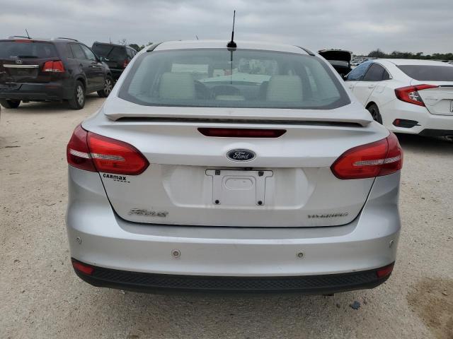 1FADP3J27JL317102 Ford Focus Titanium