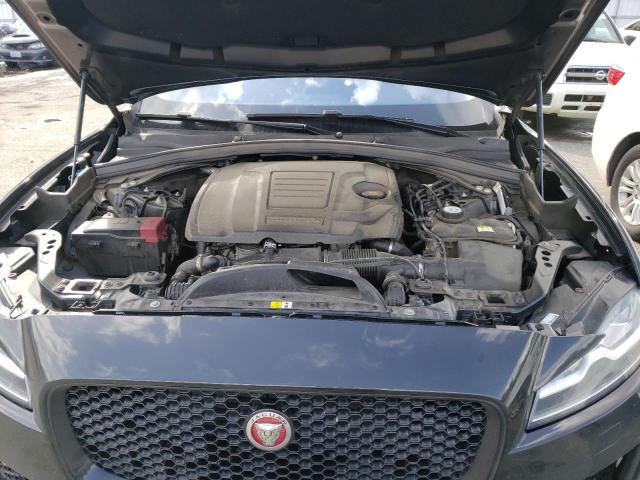 SADCP2FX4LA617087 Jaguar F-pace Checkered Flag