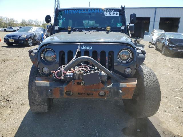 1C4BJWDGXJL907127 Jeep Wrangler Unlimited Sport