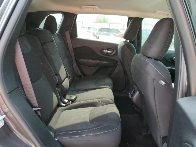 1C4PJLCBXHW508687 Jeep Cherokee Latitude