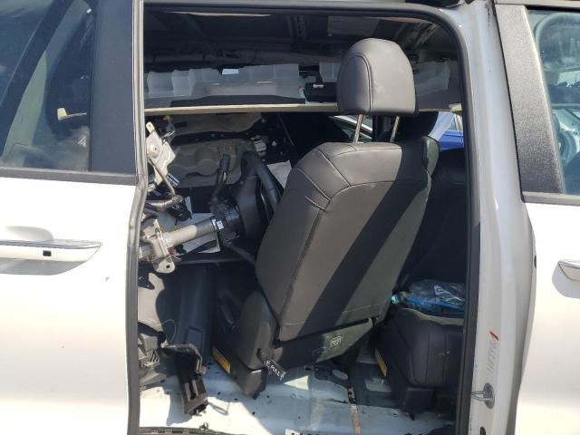 KNDNB4H36N6111307 KIA Carnival Lx
