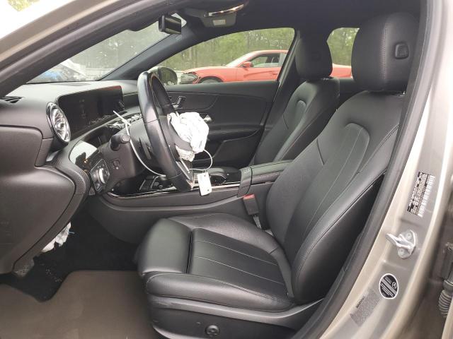 WDD3G4EB0KW017977 Mercedes-Benz A 220