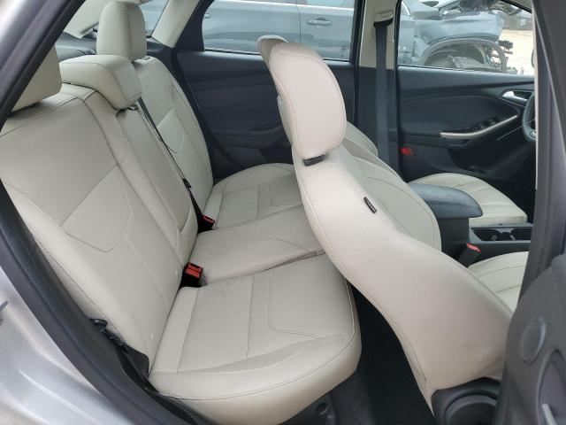 1FADP3J27JL317102 Ford Focus Titanium