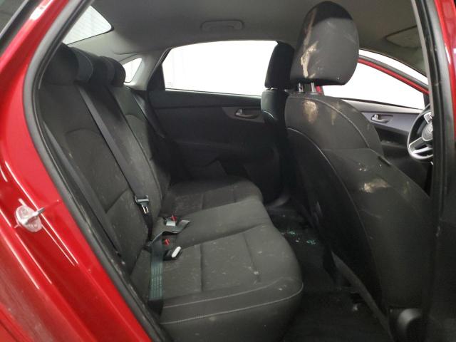 3KPF24ADXME370219 KIA FORTE FE