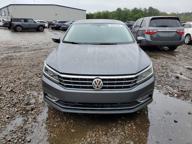 1VWGT7A38HC057612 Volkswagen PASSAT SE