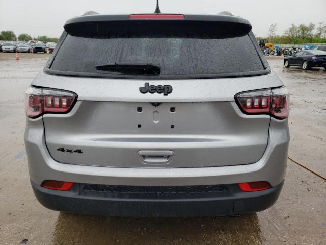 3C4NJDBB2JT313967 Jeep Compass Latitude