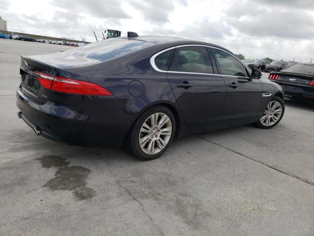SAJBD4BV0HCY29594 Jaguar XF PREMIUM