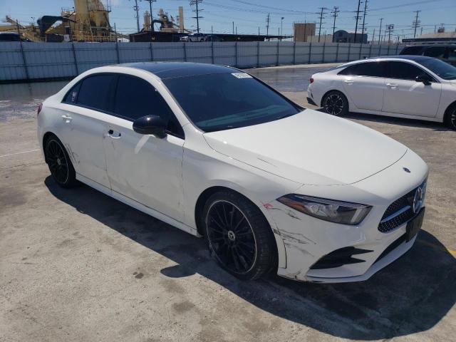 W1K3G4EB1NJ372738 Mercedes-Benz A 220