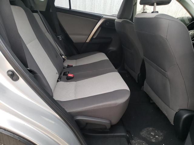 JTMZFREV6FD062129 Toyota RAV4 LE