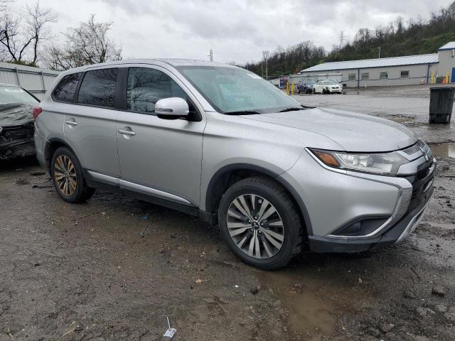JA4AZ3A33KZ018117 Mitsubishi Outlander Se