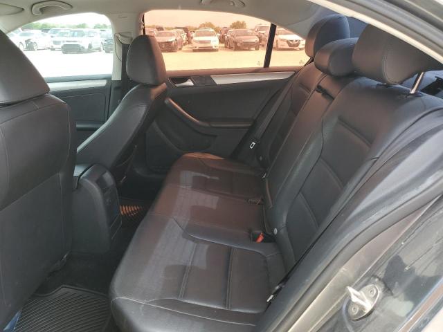 3VWDB7AJ3JM220823 Volkswagen JETTA SE