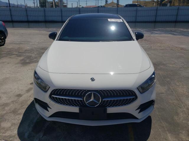 W1K3G4EB1NJ372738 Mercedes-Benz A 220