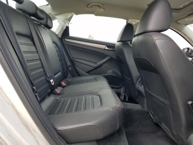 1VWBT7A37FC025726 Volkswagen PASSAT SE