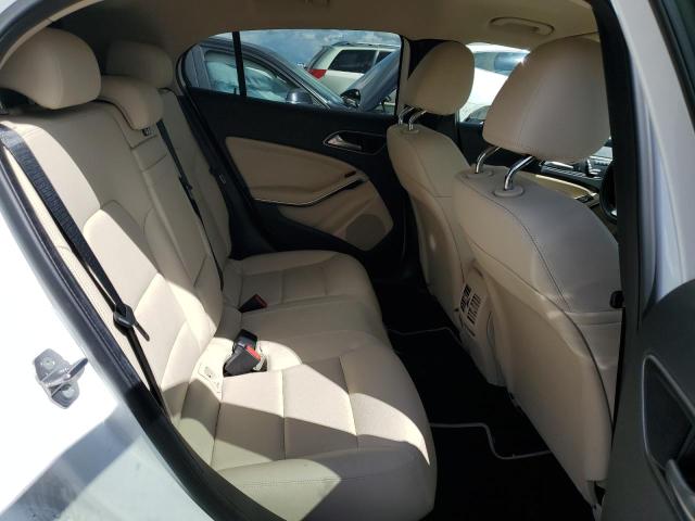 WDCTG4EB5KU014928 Mercedes-Benz GLA 250