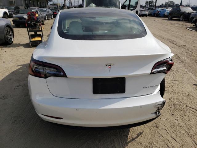5YJ3E1EB2NF239444 Tesla 2022