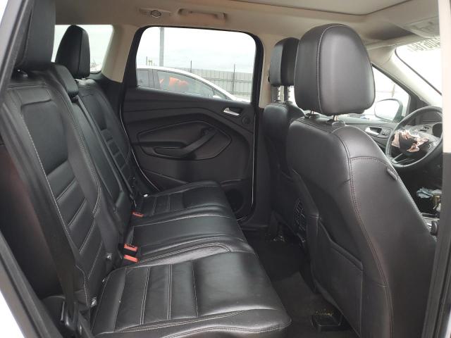 1FMCU9J99HUA15261 Ford Escape Titanium