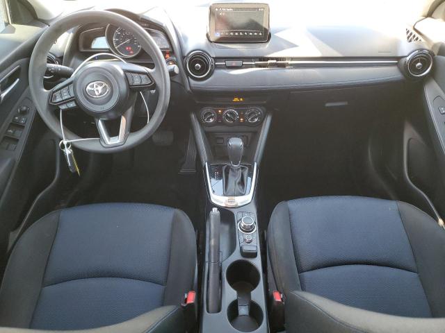 3MYDLBJV2LY703237 Toyota YARIS LE