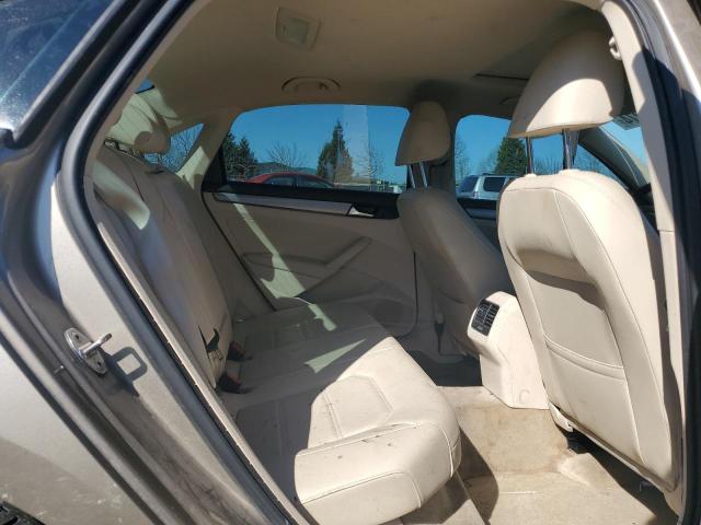 1VWBV7A38FC050533 Volkswagen PASSAT SE
