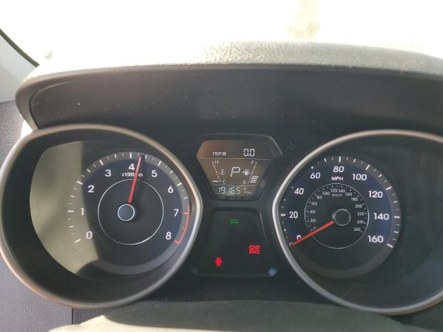 5NPDH4AE6GH700825 Hyundai ELANTRA SE