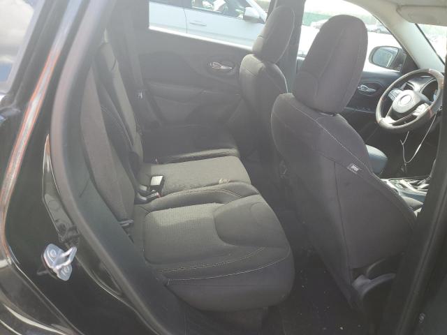 1C4PJLCB5GW370104 Jeep Cherokee Latitude