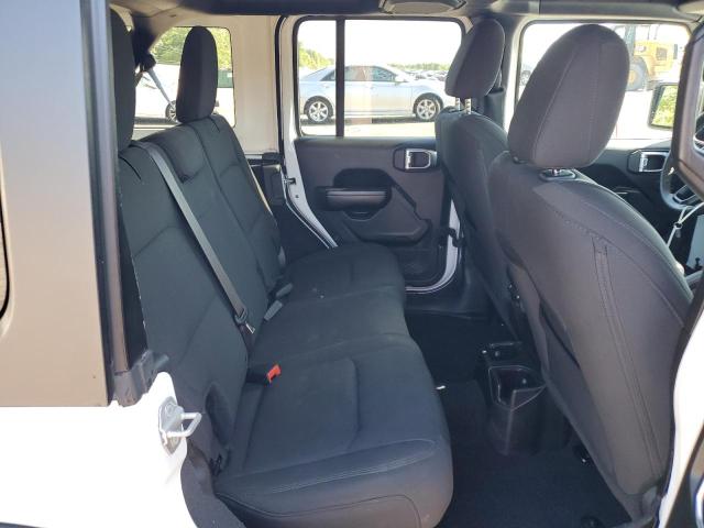 1C4HJXDG4JW232230 Jeep Wrangler Unlimited Sport