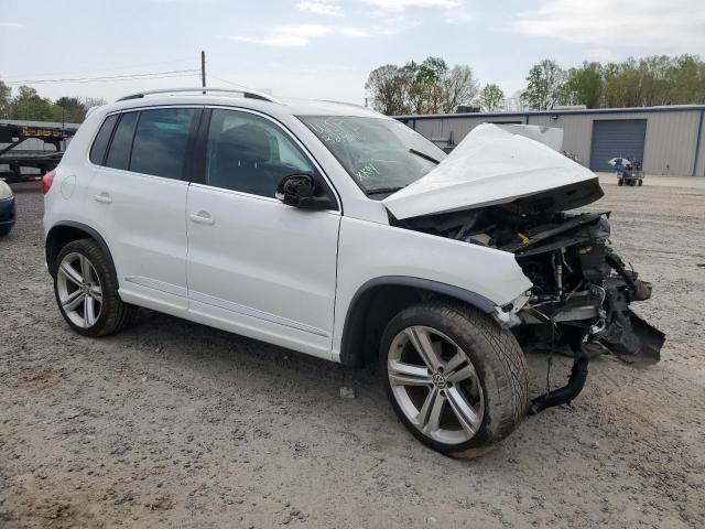 WVGAV7AX8GW025886 Volkswagen TIGUAN S