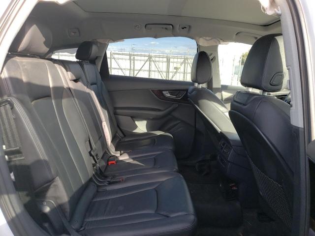 WA1LAAF79HD045800 Audi Q7 Premium Plus