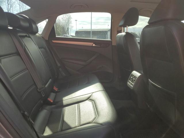 1VWBV7A34FC084985 Volkswagen PASSAT SE