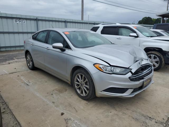 3FA6P0HDXHR175080 Ford FUSION SE