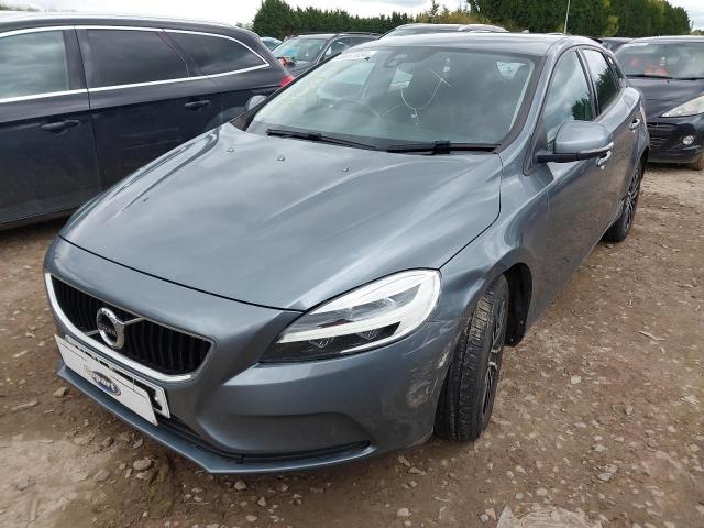Auction sale of the 2017 Volvo V40 Moment, vin: *****************, lot number: 49061894
