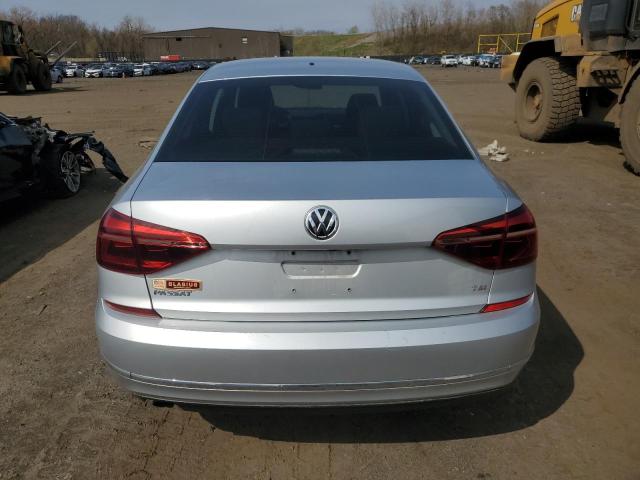 1VWAA7A30JC042619 Volkswagen PASSAT S