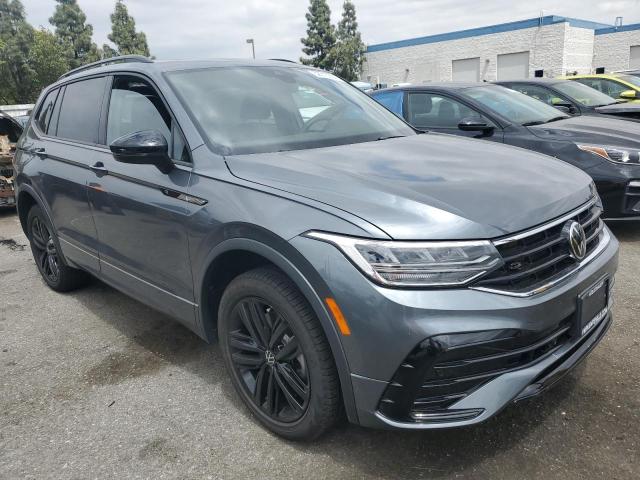 3VVCB7AX7NM139799 Volkswagen Tiguan Se R-line Black
