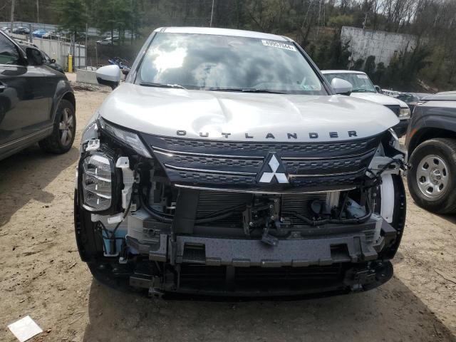 JA4J4VA88RZ015780 Mitsubishi Outlander Se