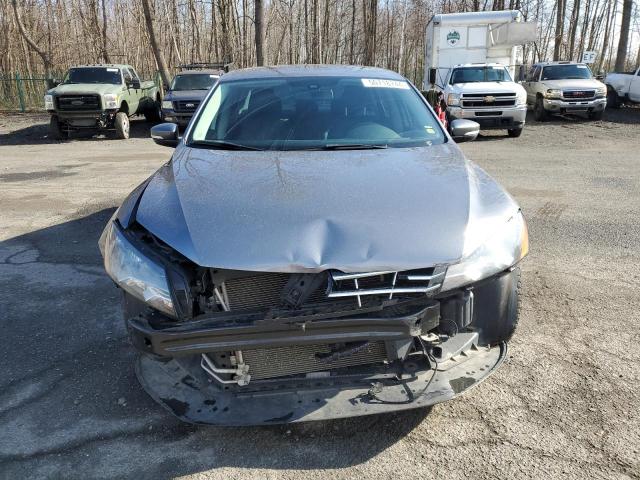 1VWBV7A34FC084985 Volkswagen PASSAT SE
