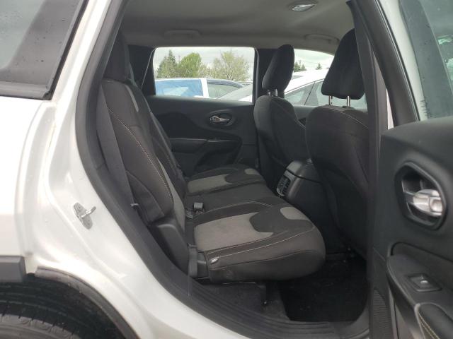 1C4PJMAB3FW774946 Jeep Cherokee Sport