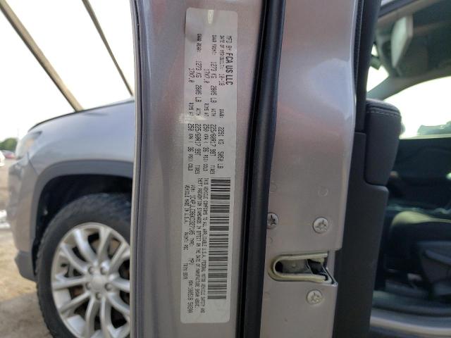 1C4PJLCB6KD327105 Jeep Cherokee Latitude