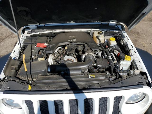 1C4HJXDG4JW232230 Jeep Wrangler Unlimited Sport