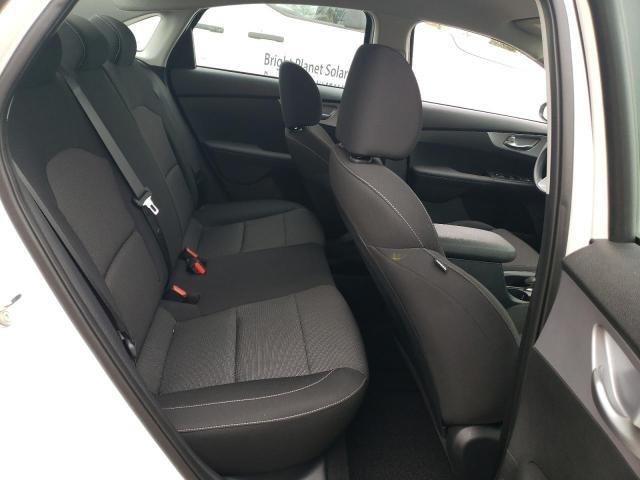 3KPF24AD7PE688691 KIA FORTE LX