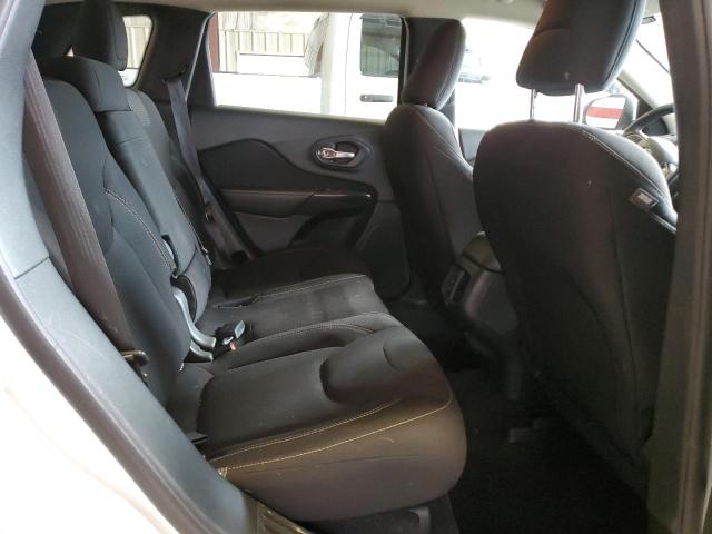1C4PJMCBXHW527830 Jeep Cherokee Latitude