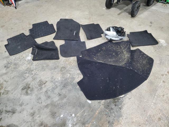 5YFEPMAE4NP383697 Toyota COROLLA LE