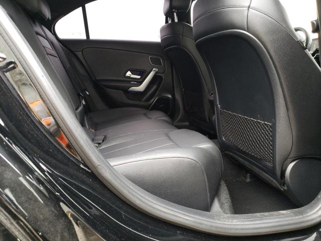 WDD3G4EB2KW021643 Mercedes-Benz A 220