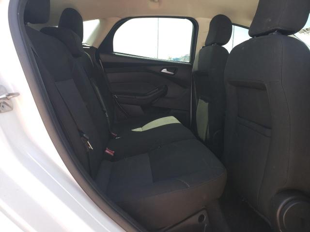 1FADP3K23FL282015 Ford FOCUS SE