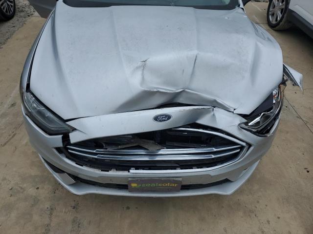 3FA6P0HDXHR175080 Ford FUSION SE