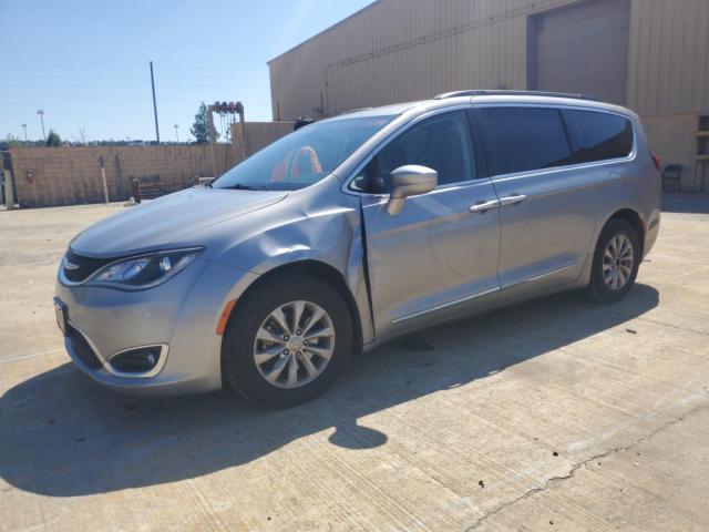 2017 Chrysler Pacifica Touring L მანქანა იყიდება აუქციონზე, vin: 2C4RC1BG2HR702949, აუქციონის ნომერი: 51775184