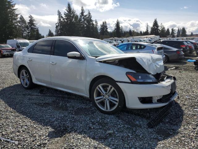 1VWBN7A3XEC023946 Volkswagen PASSAT SE